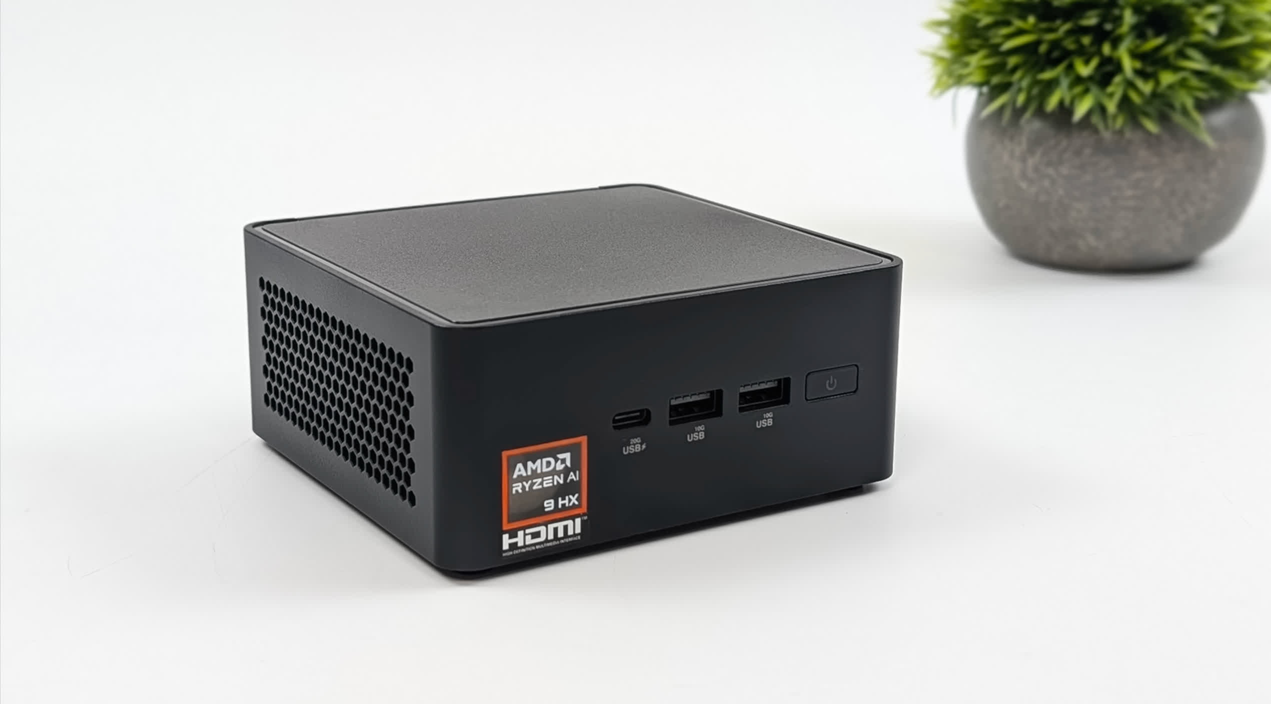 First mini PC with Ryzen AI 9 HX 370 benchmarked, can run most AAA titles at 1080p60